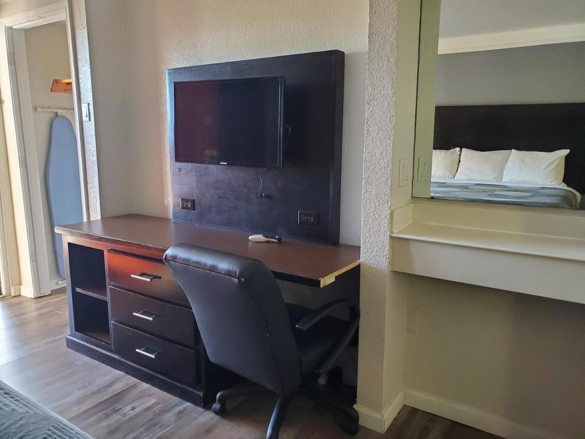 Budget Host Inn- Medical Center