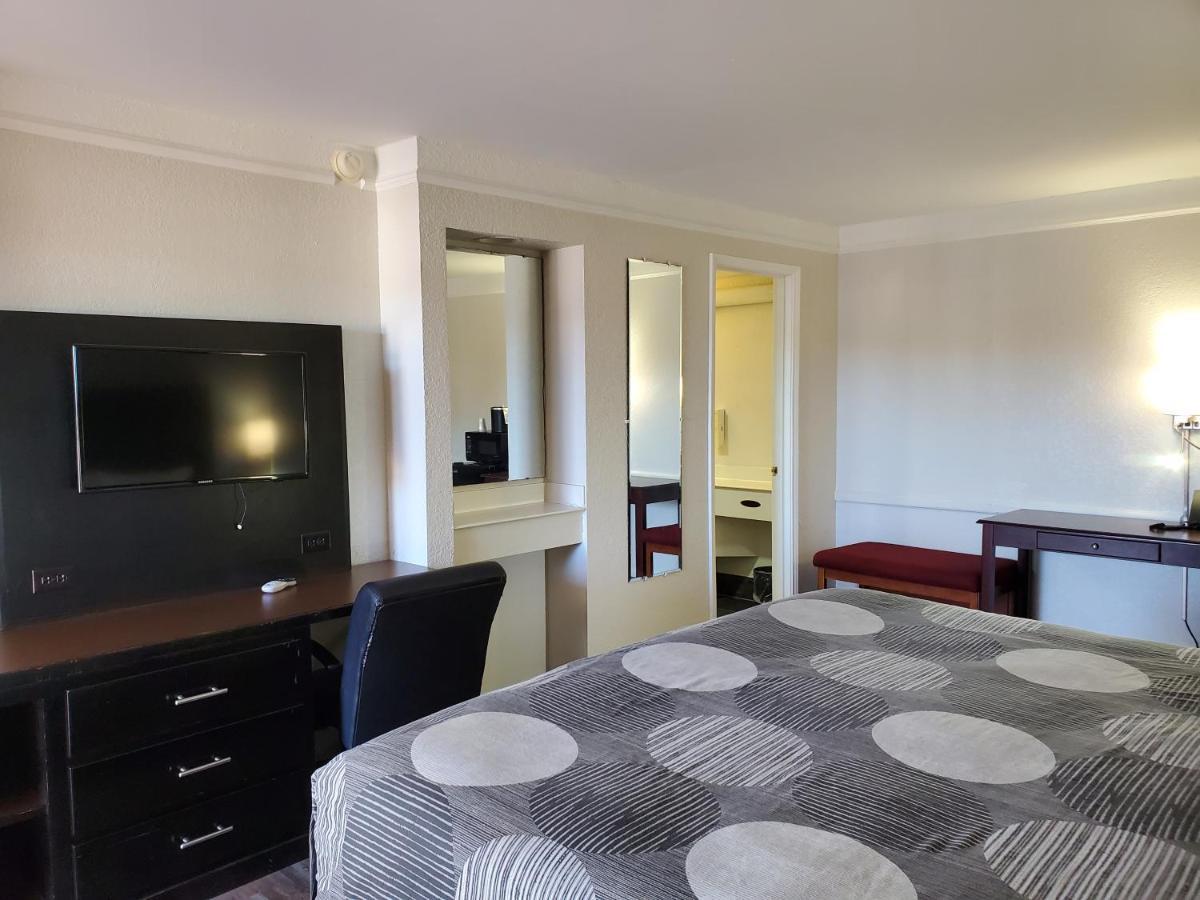 Hotel Budget Host Inn- Medical Center