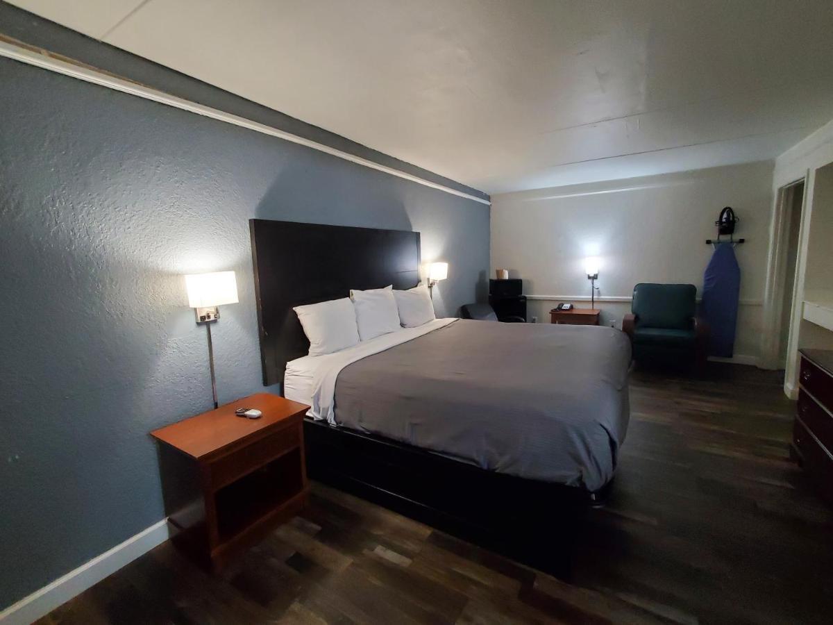 Budget Host Inn- Medical Center Hotel 2*