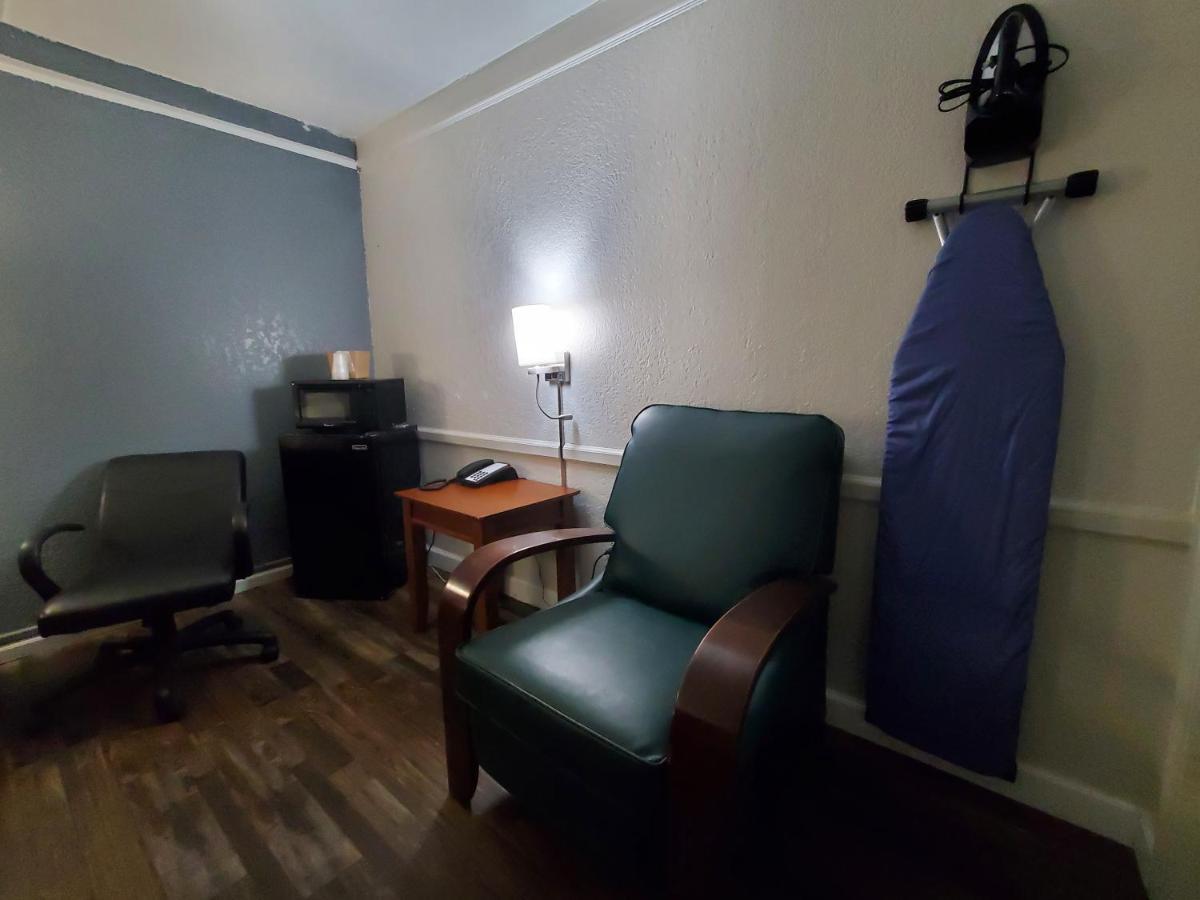 Budget Host Inn- Medical Center