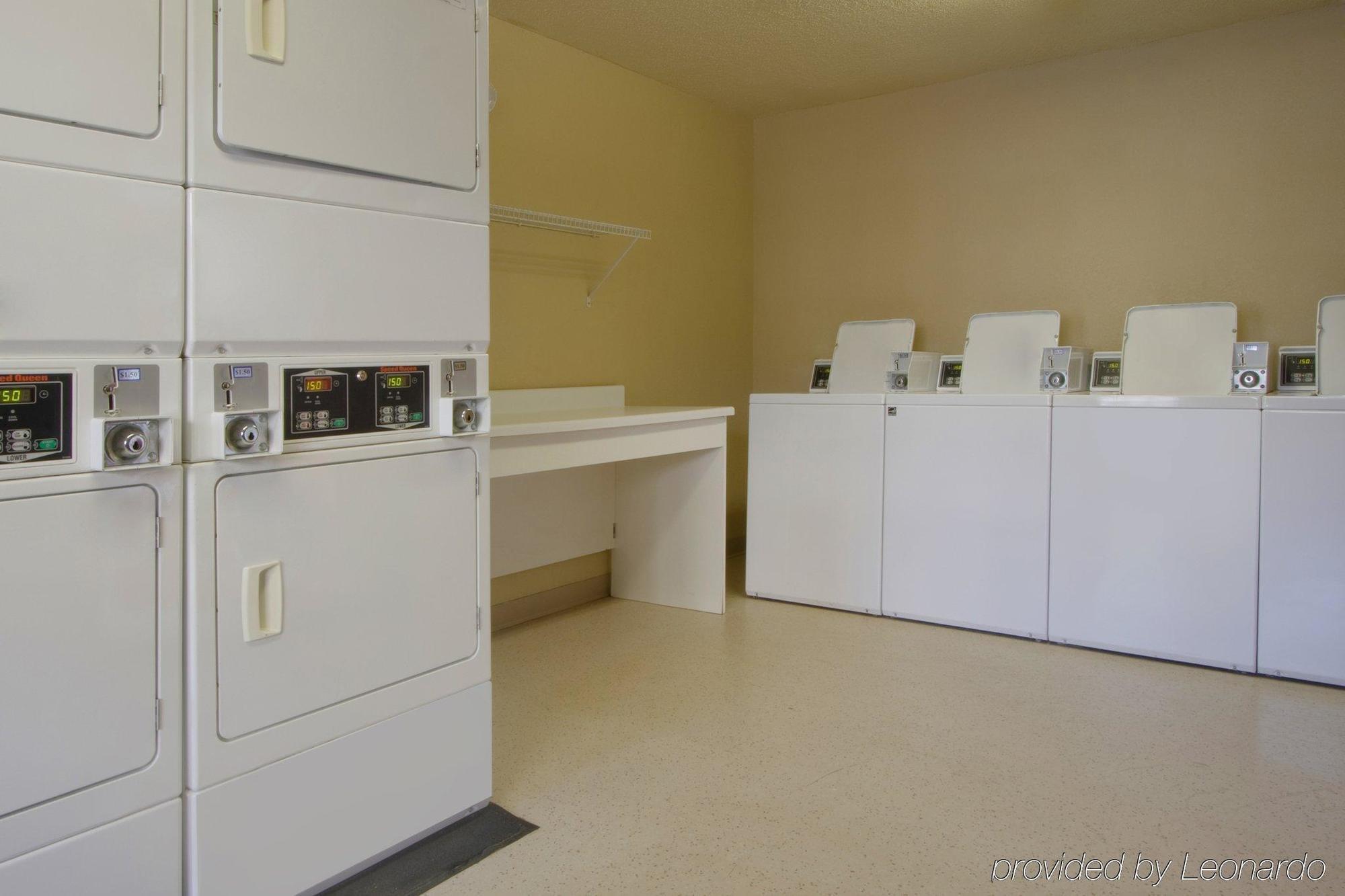 Hotel Budget Host Inn- Medical Center 2*