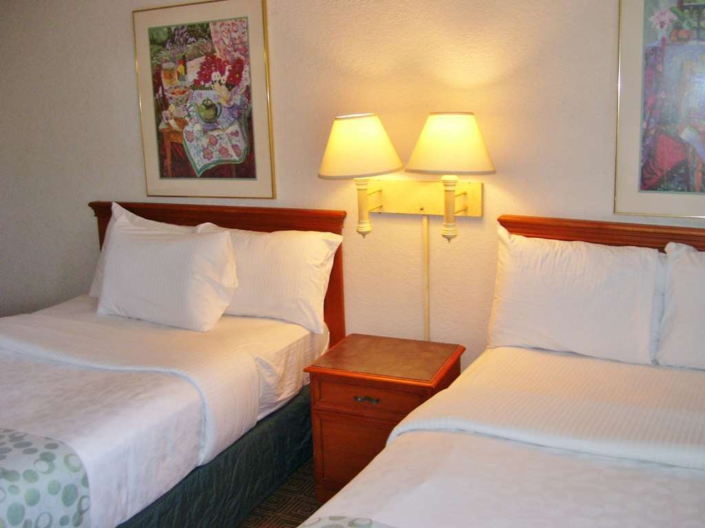 Hotel Budget Host Inn- Medical Center