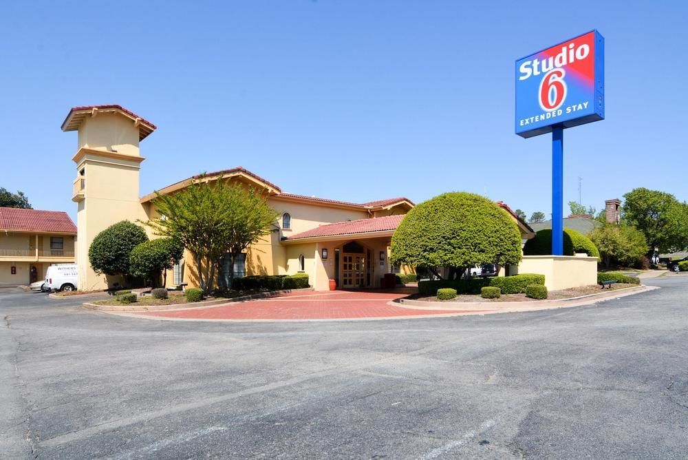 Budget Host Inn- Medical Center Hotel