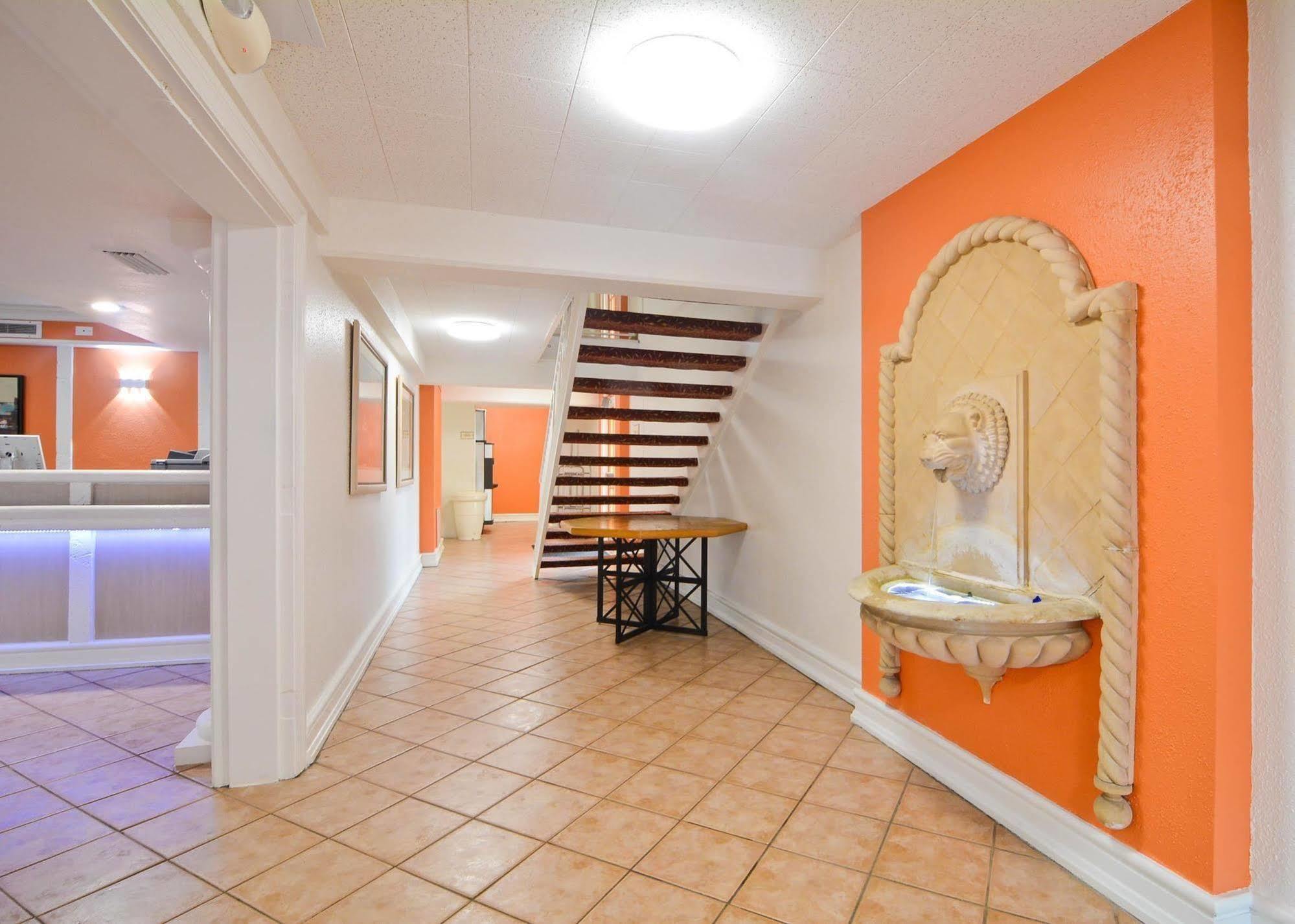 Hotel Budget Host Inn- Medical Center
