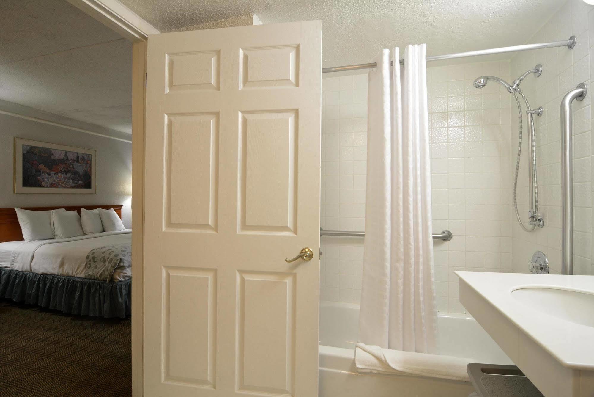 Budget Host Inn- Medical Center 2*